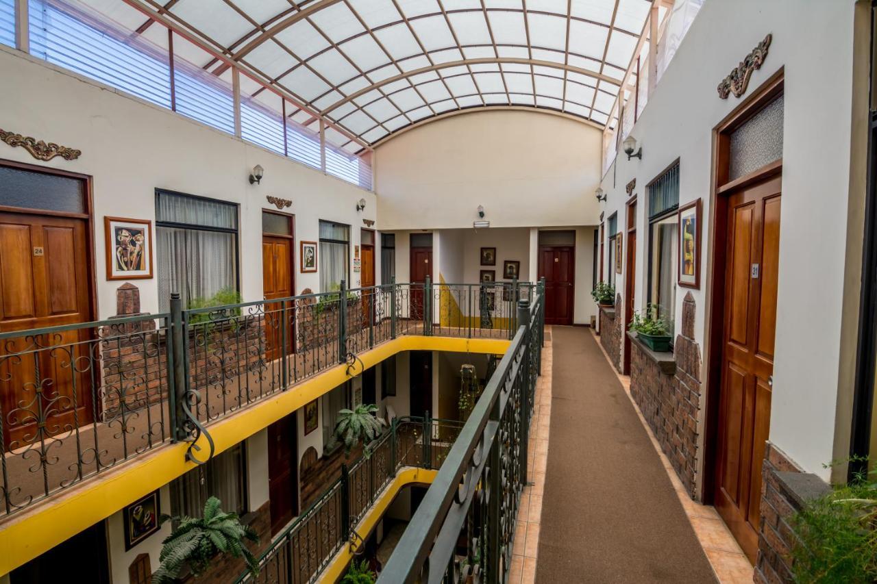 Hotel Amon Real Costa Rica サンホセ エクステリア 写真